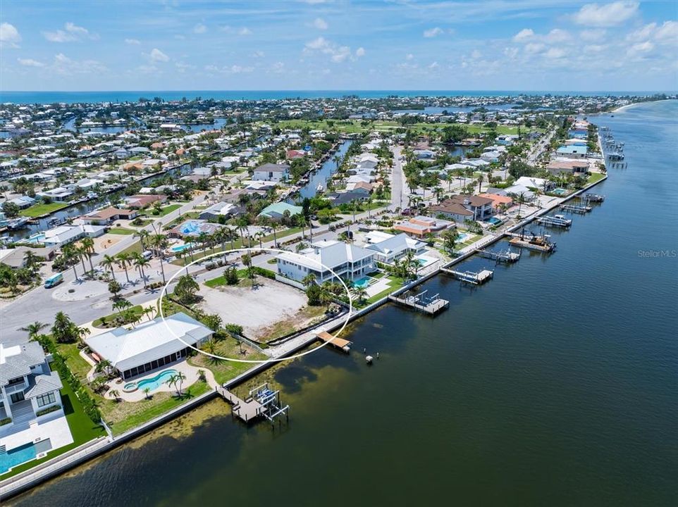 待售: $4,200,000 (0.34 acres)