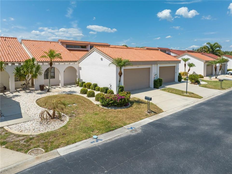 For Sale: $349,000 (2 beds, 2 baths, 1635 Square Feet)