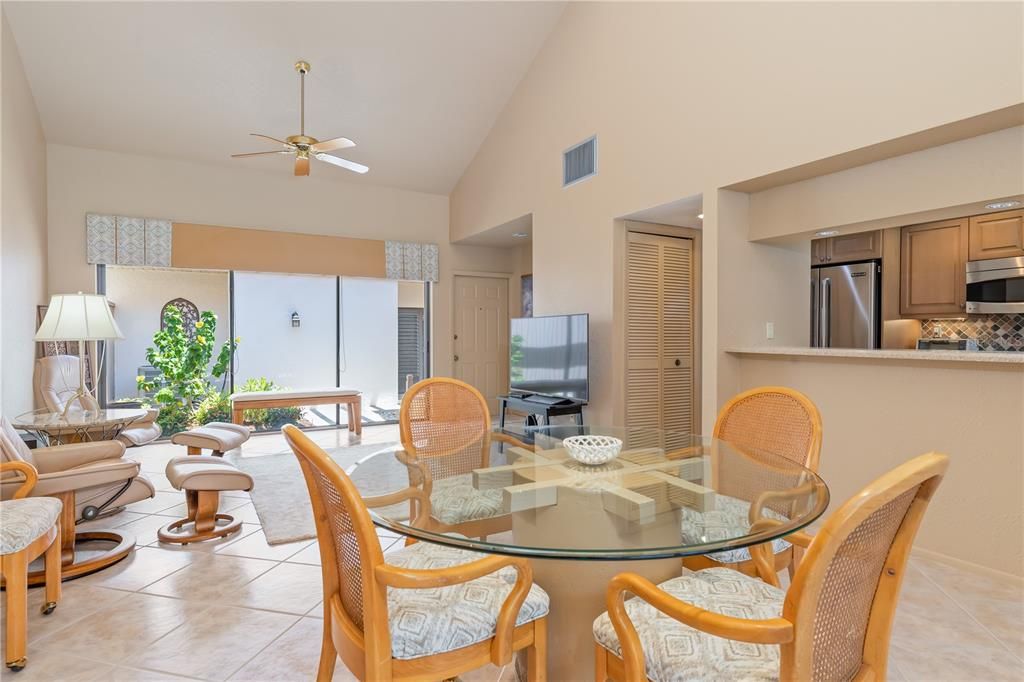 For Sale: $349,000 (2 beds, 2 baths, 1635 Square Feet)