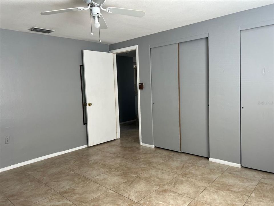 Active With Contract: $1,450 (2 beds, 1 baths, 905 Square Feet)