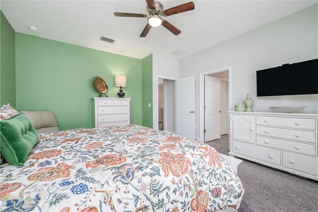 Active With Contract: $399,000 (3 beds, 2 baths, 1798 Square Feet)