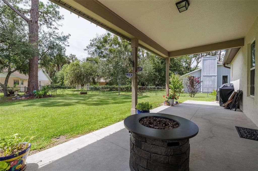 Active With Contract: $399,000 (3 beds, 2 baths, 1798 Square Feet)