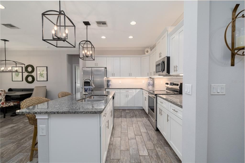 Active With Contract: $399,000 (3 beds, 2 baths, 1798 Square Feet)