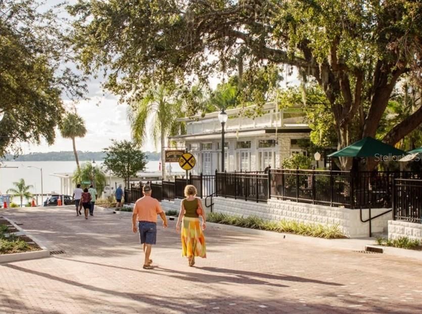 Active With Contract: $599,990 (4 beds, 3 baths, 3130 Square Feet)