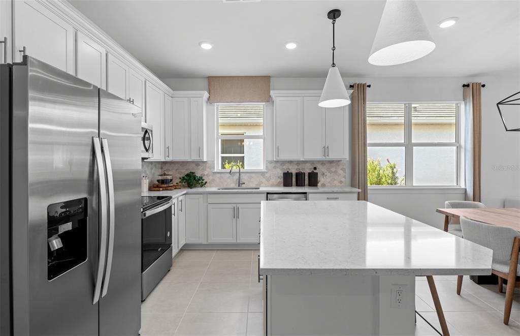 Active With Contract: $401,990 (3 beds, 2 baths, 1579 Square Feet)