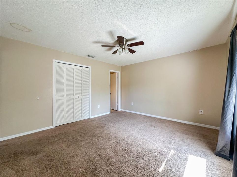 Activo con contrato: $425,000 (4 camas, 0 baños, 1984 Pies cuadrados)