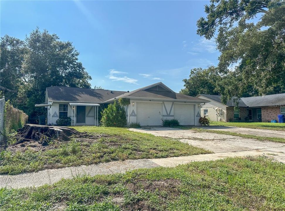 Activo con contrato: $425,000 (4 camas, 0 baños, 1984 Pies cuadrados)