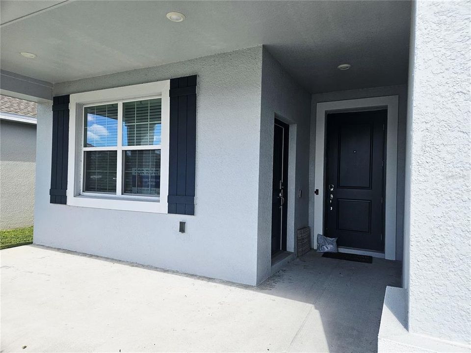 出租: $1,200 (1 贝兹, 1 浴室, 2080 平方英尺)