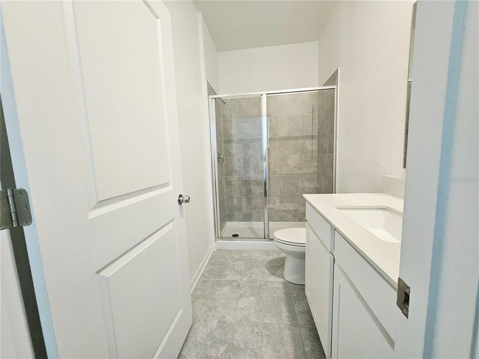 出租: $1,200 (1 贝兹, 1 浴室, 2080 平方英尺)