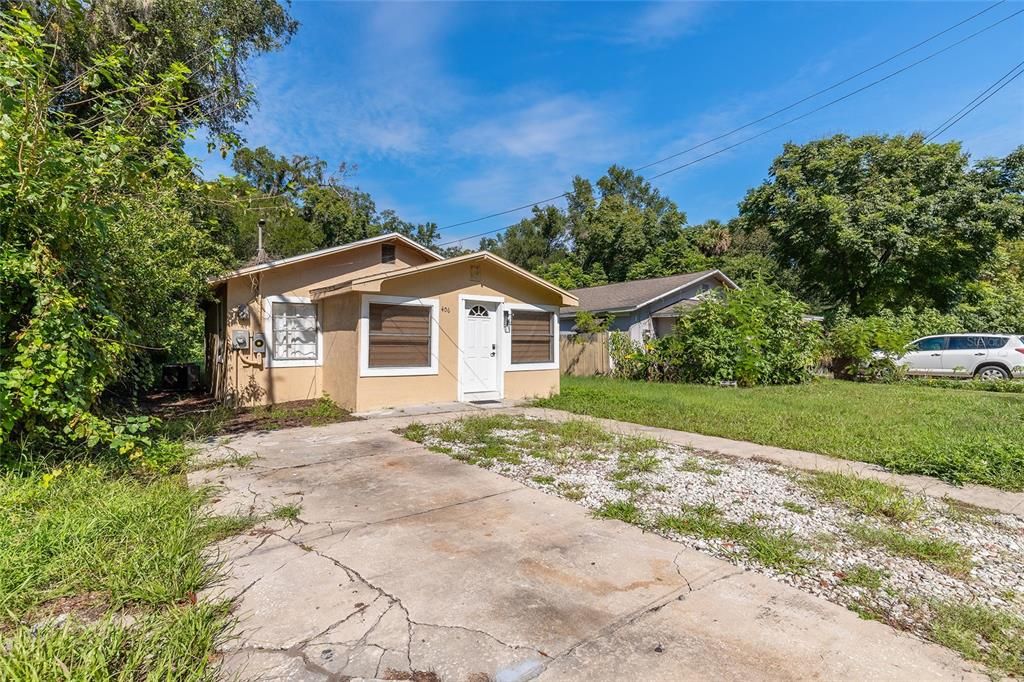 For Sale: $189,000 (3 beds, 1 baths, 814 Square Feet)