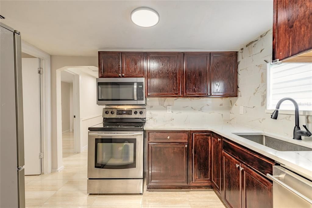 For Sale: $189,000 (3 beds, 1 baths, 814 Square Feet)