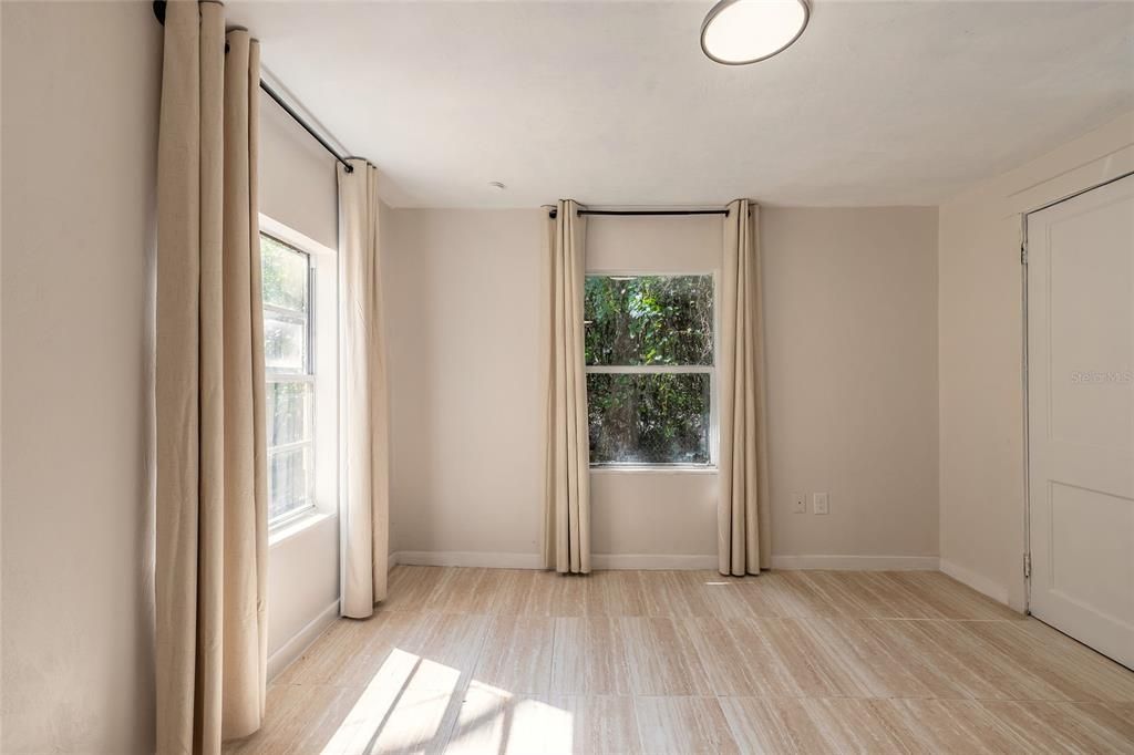 For Sale: $189,000 (3 beds, 1 baths, 814 Square Feet)