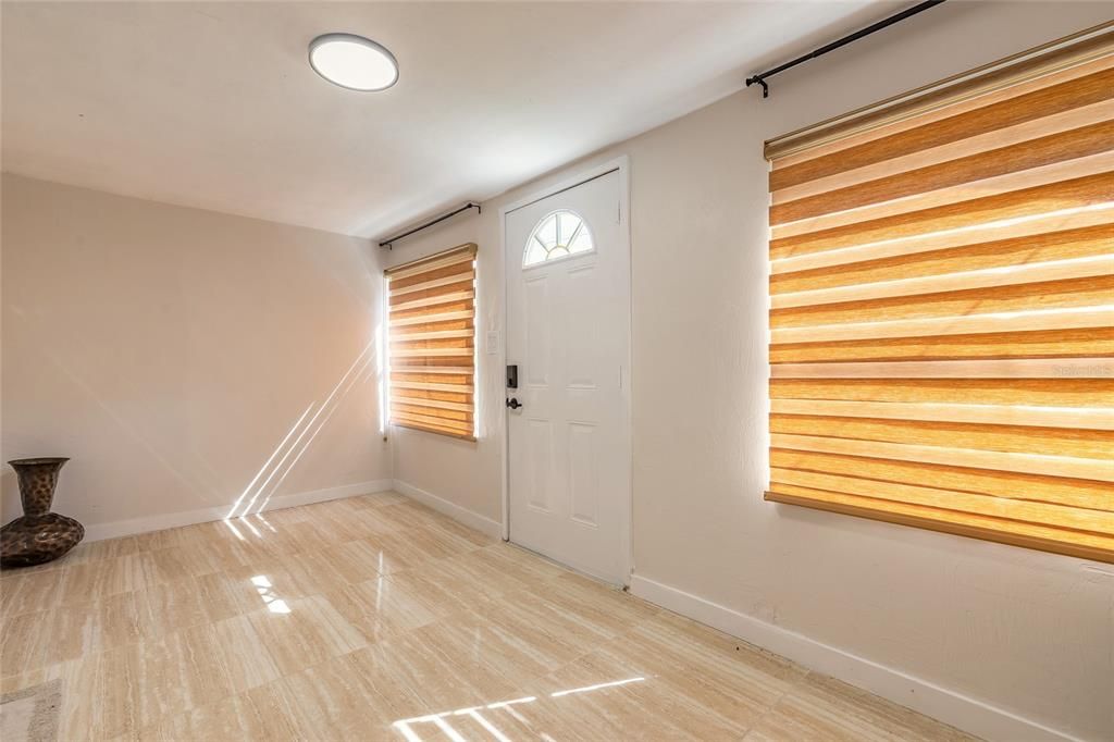 For Sale: $189,000 (3 beds, 1 baths, 814 Square Feet)