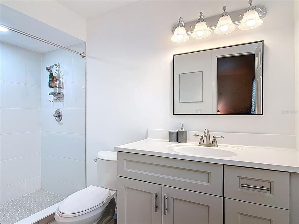 合同活跃: $319,000 (3 贝兹, 2 浴室, 1356 平方英尺)