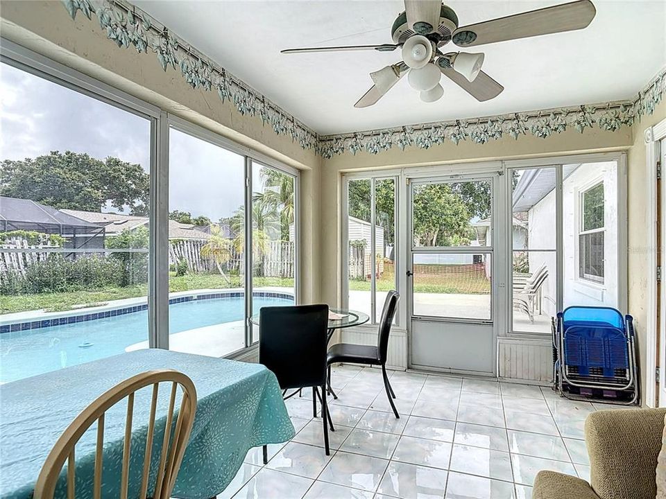 合同活跃: $319,000 (3 贝兹, 2 浴室, 1356 平方英尺)