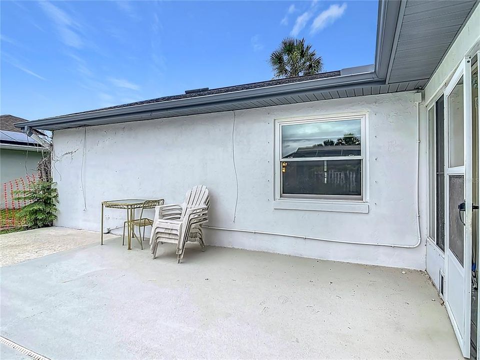 合同活跃: $319,000 (3 贝兹, 2 浴室, 1356 平方英尺)