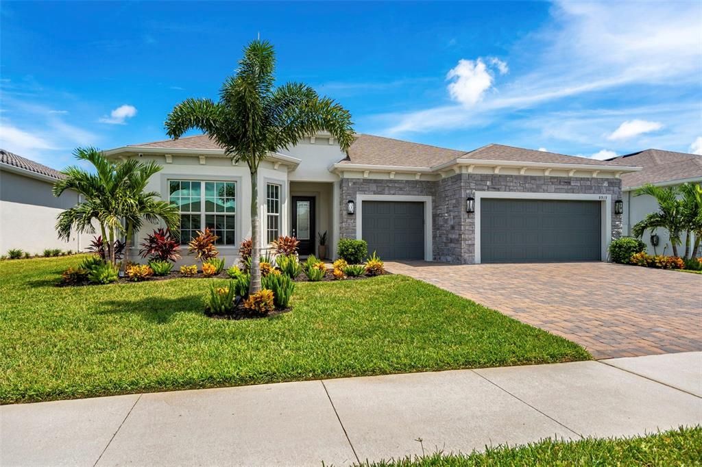 Recently Sold: $1,000,000 (3 beds, 3 baths, 2808 Square Feet)