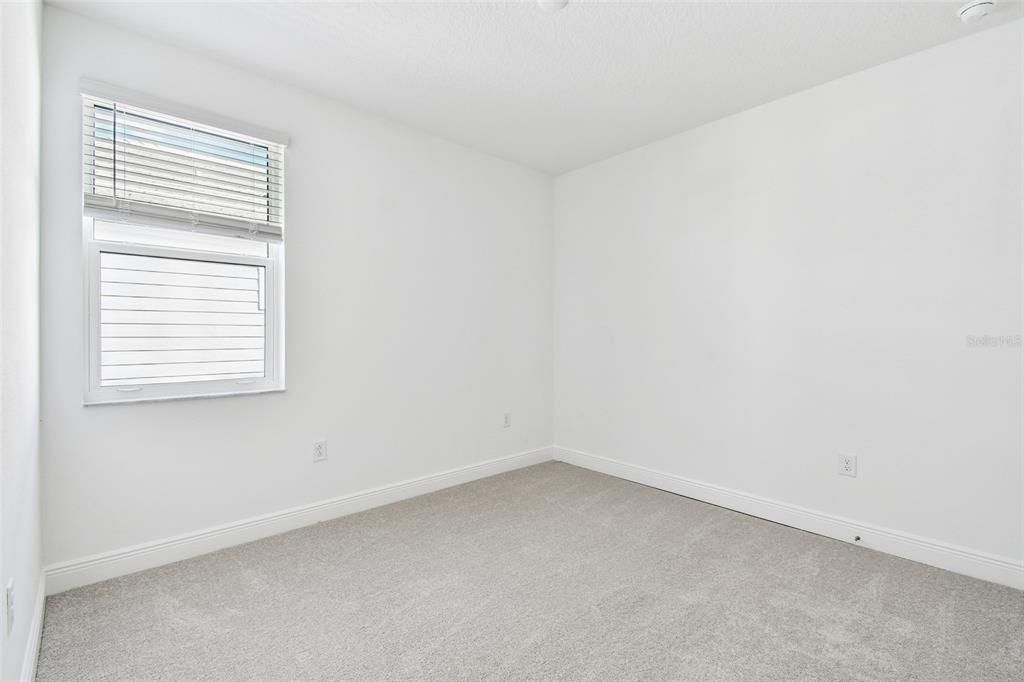 合同活跃: $799,999 (5 贝兹, 3 浴室, 3317 平方英尺)