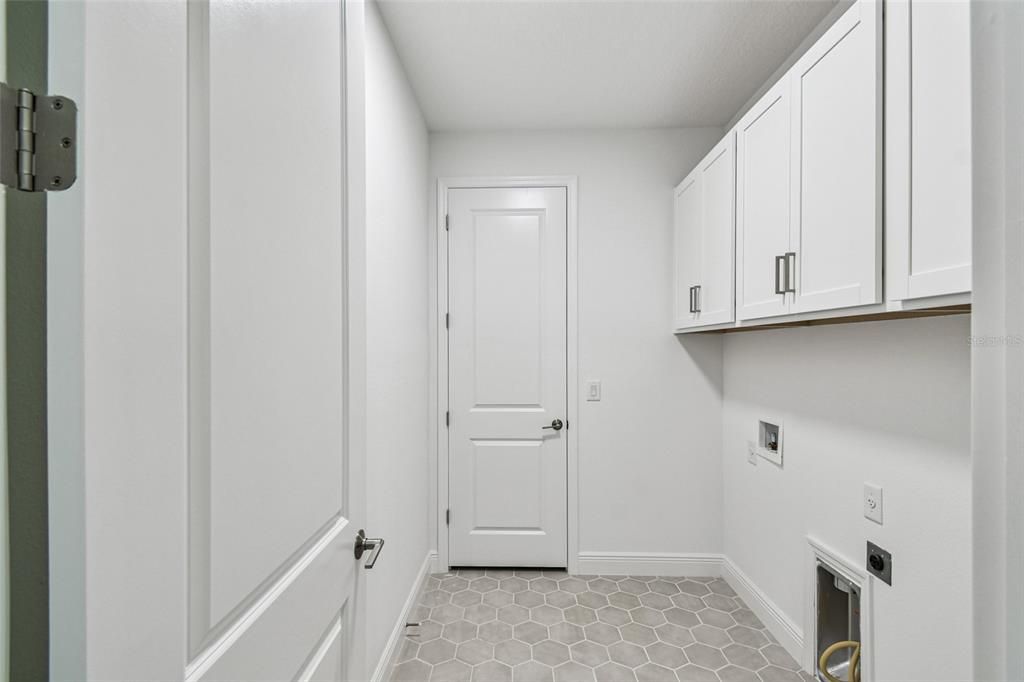 合同活跃: $799,999 (5 贝兹, 3 浴室, 3317 平方英尺)