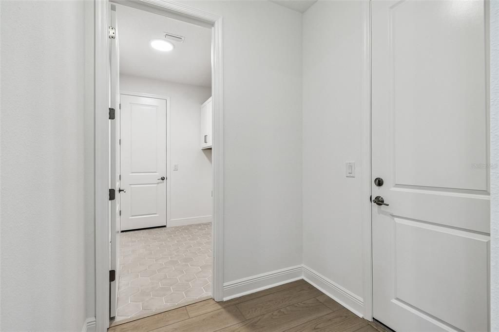 合同活跃: $799,999 (5 贝兹, 3 浴室, 3317 平方英尺)