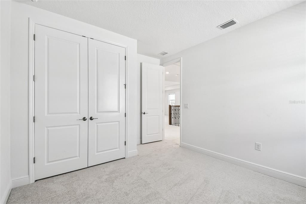 合同活跃: $799,999 (5 贝兹, 3 浴室, 3317 平方英尺)