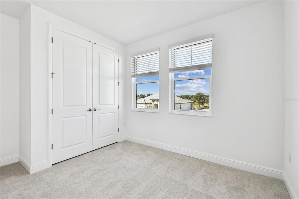 合同活跃: $799,999 (5 贝兹, 3 浴室, 3317 平方英尺)