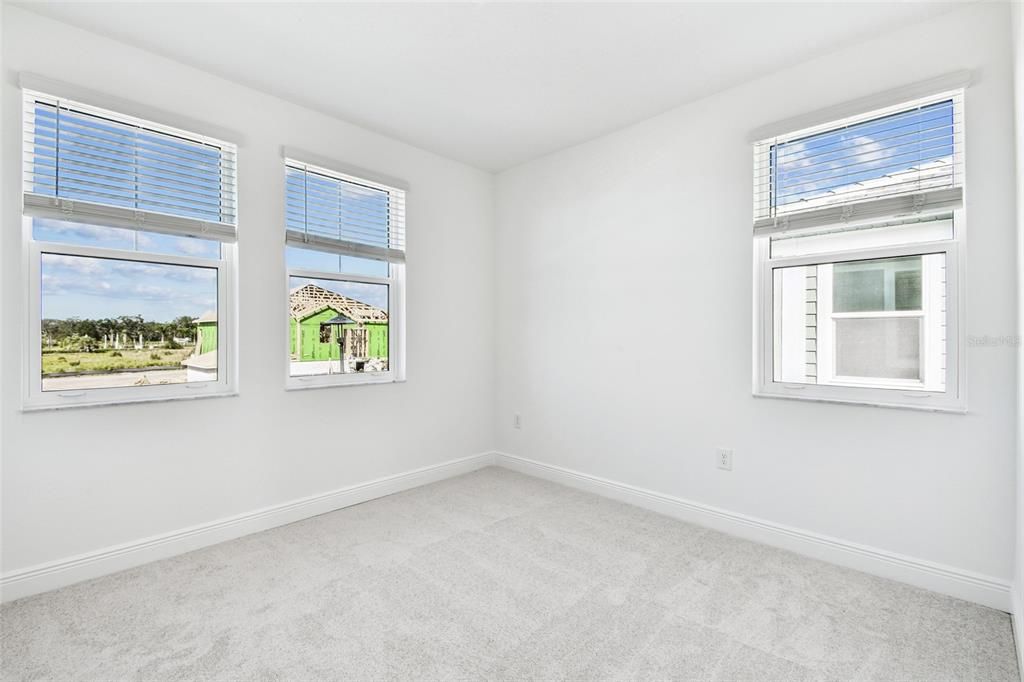 合同活跃: $799,999 (5 贝兹, 3 浴室, 3317 平方英尺)