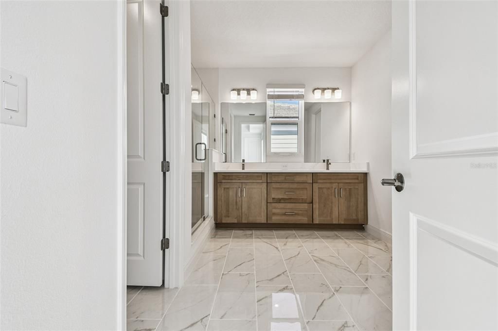 合同活跃: $799,999 (5 贝兹, 3 浴室, 3317 平方英尺)