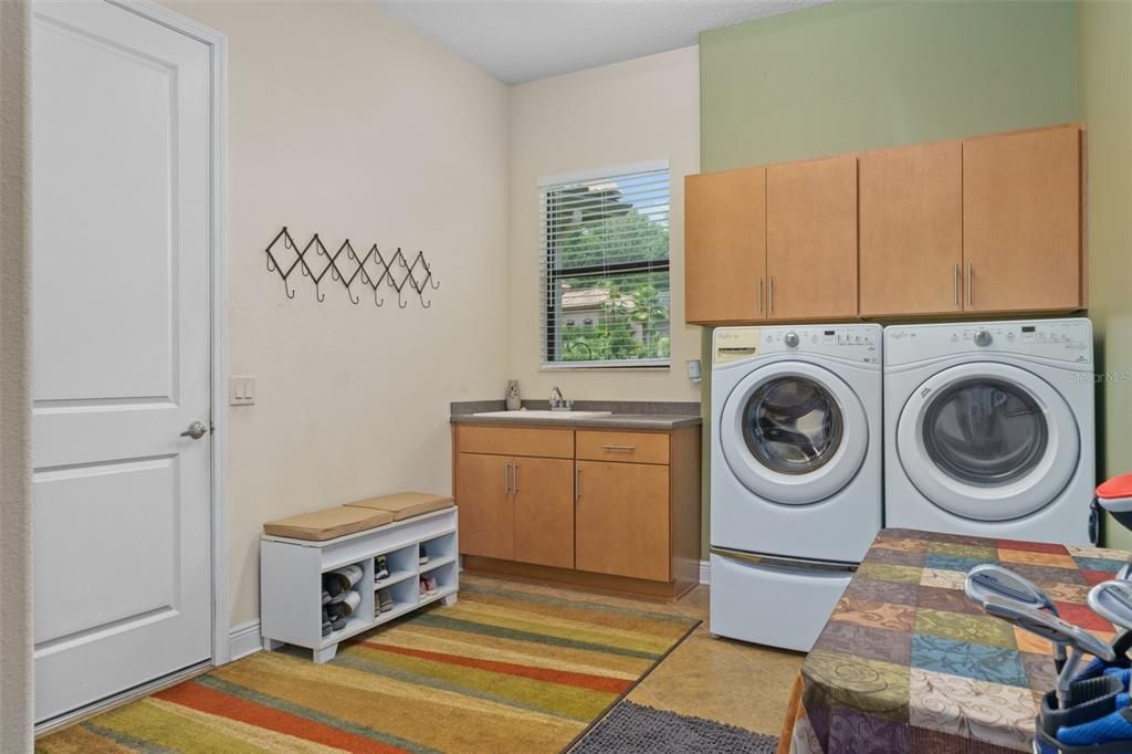 For Sale: $795,000 (4 beds, 3 baths, 3112 Square Feet)