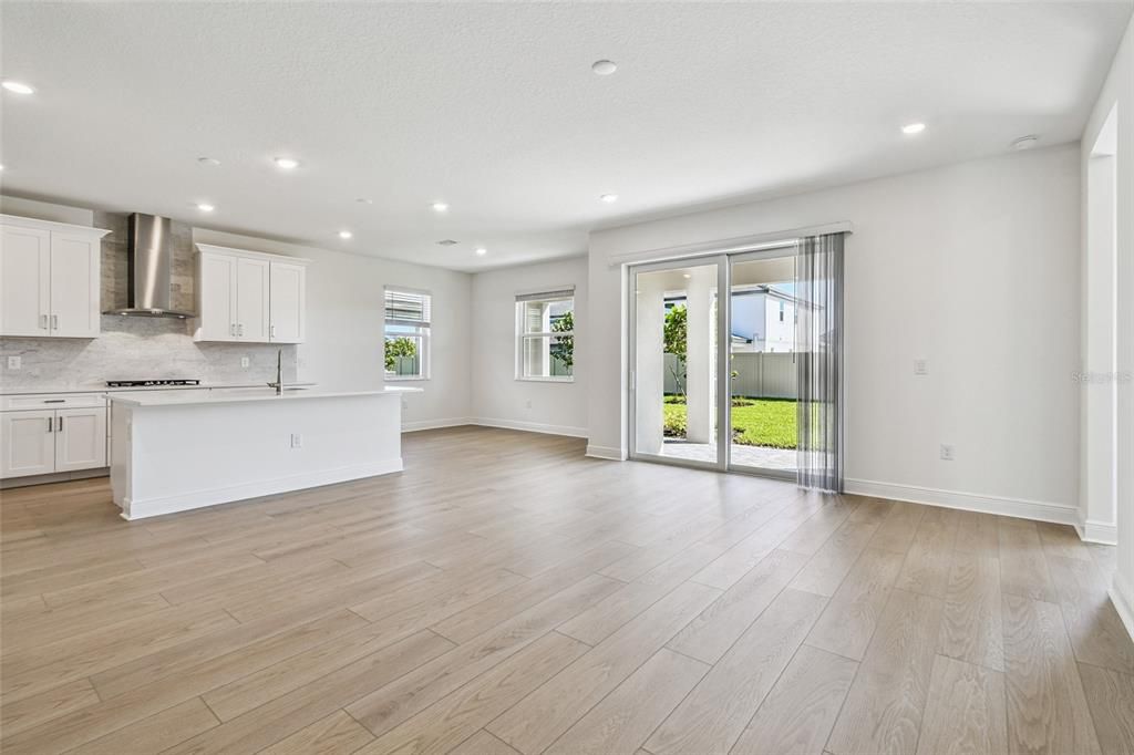 Active With Contract: $679,999 (5 beds, 3 baths, 3247 Square Feet)