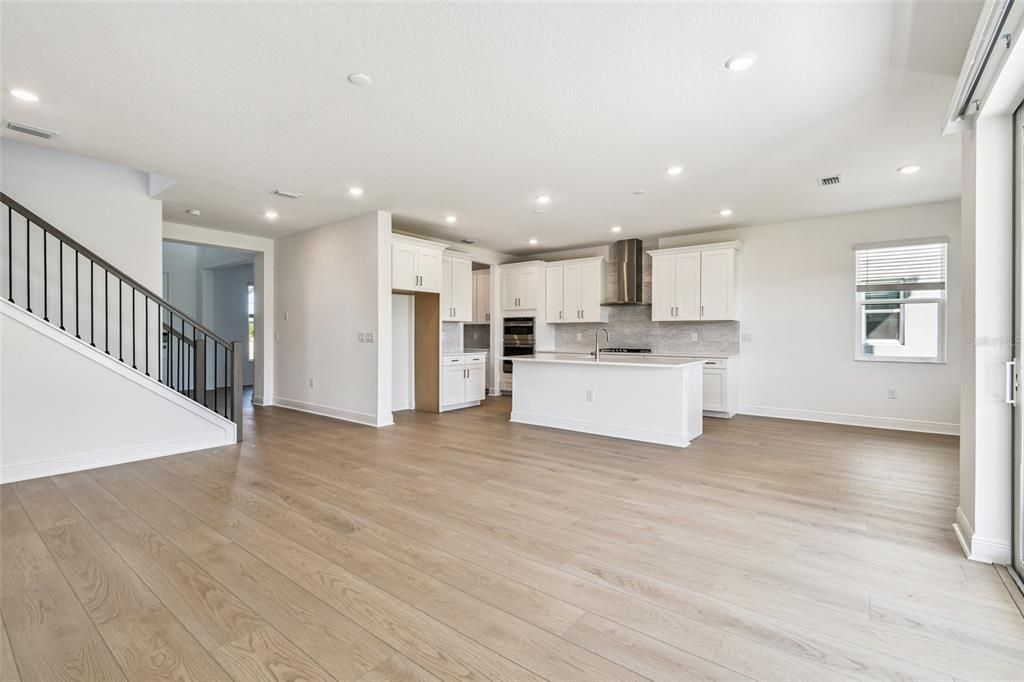 Active With Contract: $679,999 (5 beds, 3 baths, 3247 Square Feet)