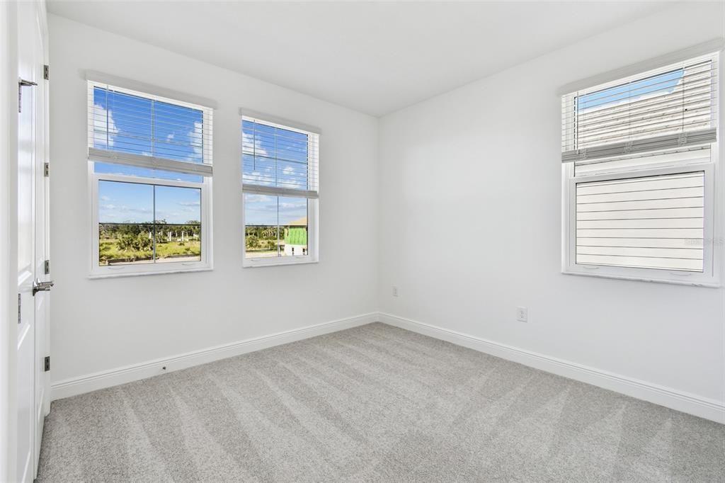 Active With Contract: $679,999 (5 beds, 3 baths, 3247 Square Feet)