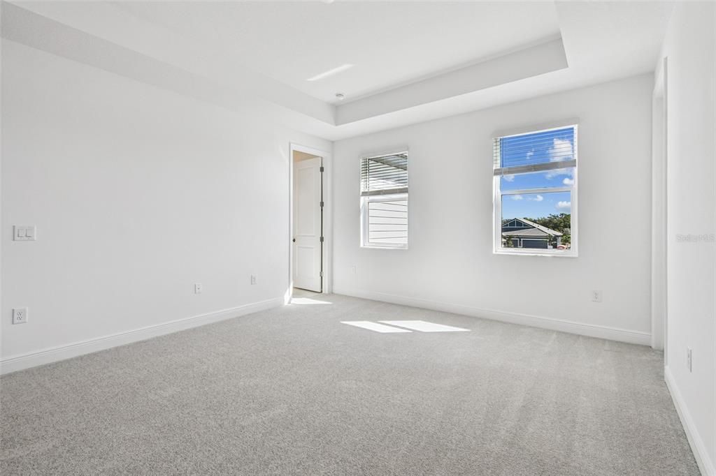 Active With Contract: $679,999 (5 beds, 3 baths, 3247 Square Feet)