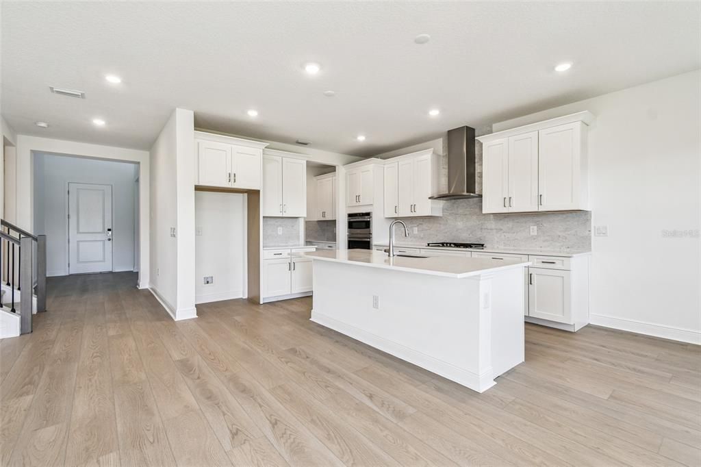 Active With Contract: $679,999 (5 beds, 3 baths, 3247 Square Feet)