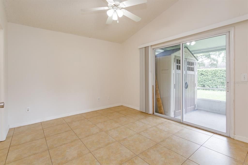 For Sale: $239,900 (2 beds, 2 baths, 833 Square Feet)
