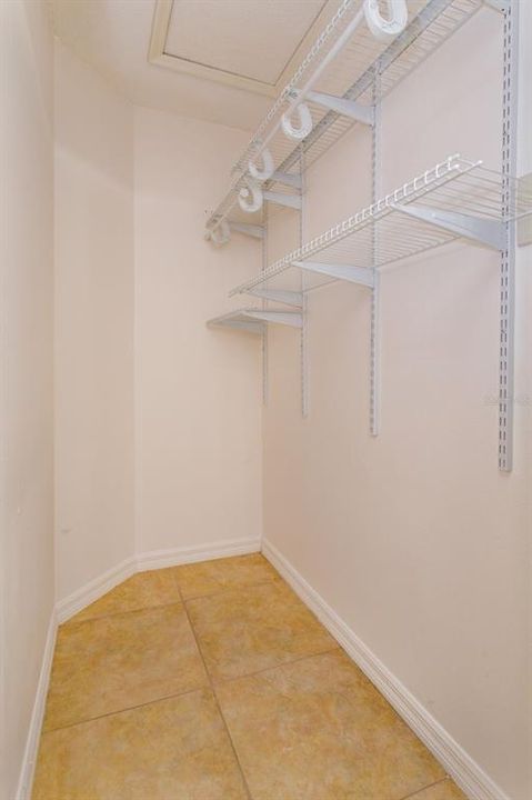 For Sale: $239,900 (2 beds, 2 baths, 833 Square Feet)