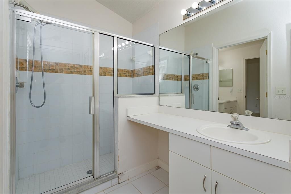 For Sale: $239,900 (2 beds, 2 baths, 833 Square Feet)