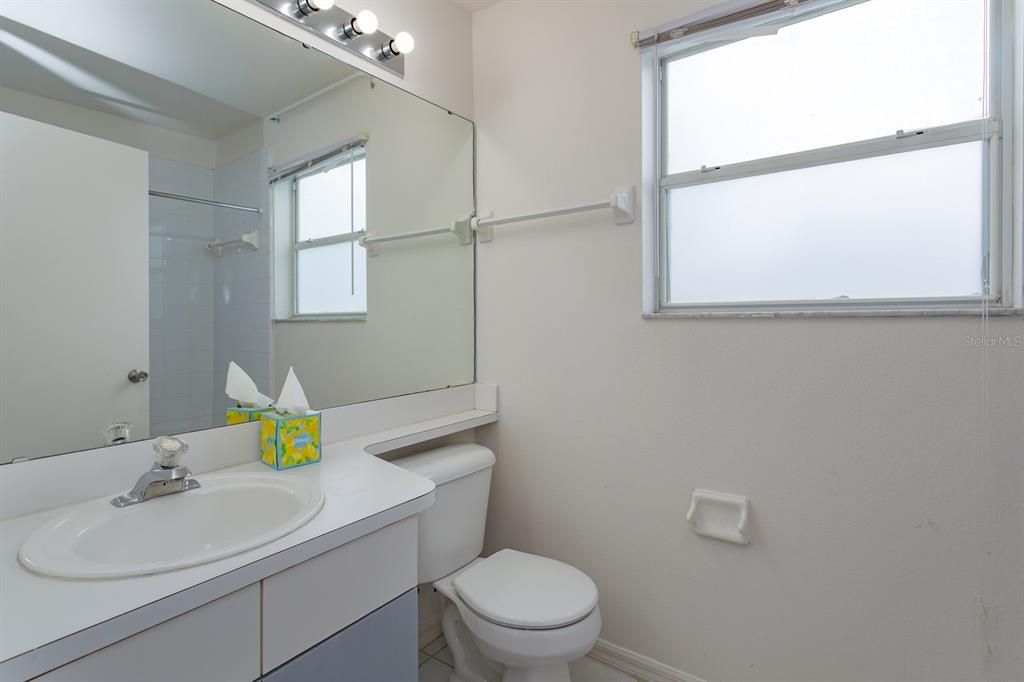For Sale: $239,900 (2 beds, 2 baths, 833 Square Feet)