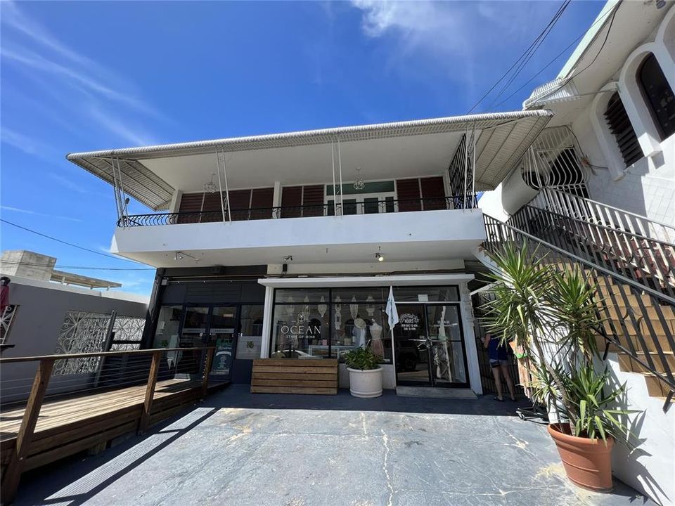 For Rent: $2,200 (2 beds, 1 baths, 1200 Square Feet)