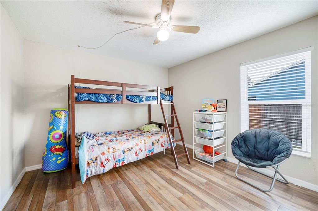 En Venta: $299,900 (3 camas, 2 baños, 1632 Pies cuadrados)