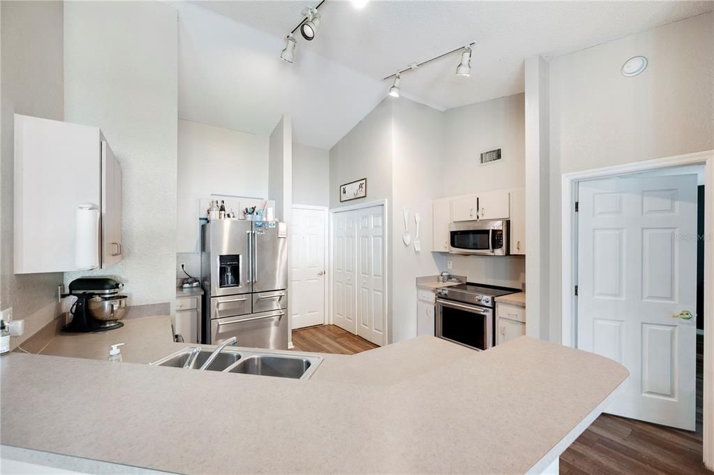 En Venta: $299,900 (3 camas, 2 baños, 1632 Pies cuadrados)