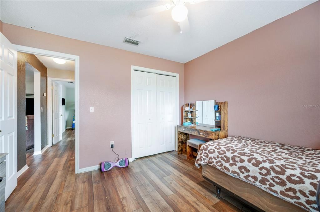 En Venta: $299,900 (3 camas, 2 baños, 1632 Pies cuadrados)