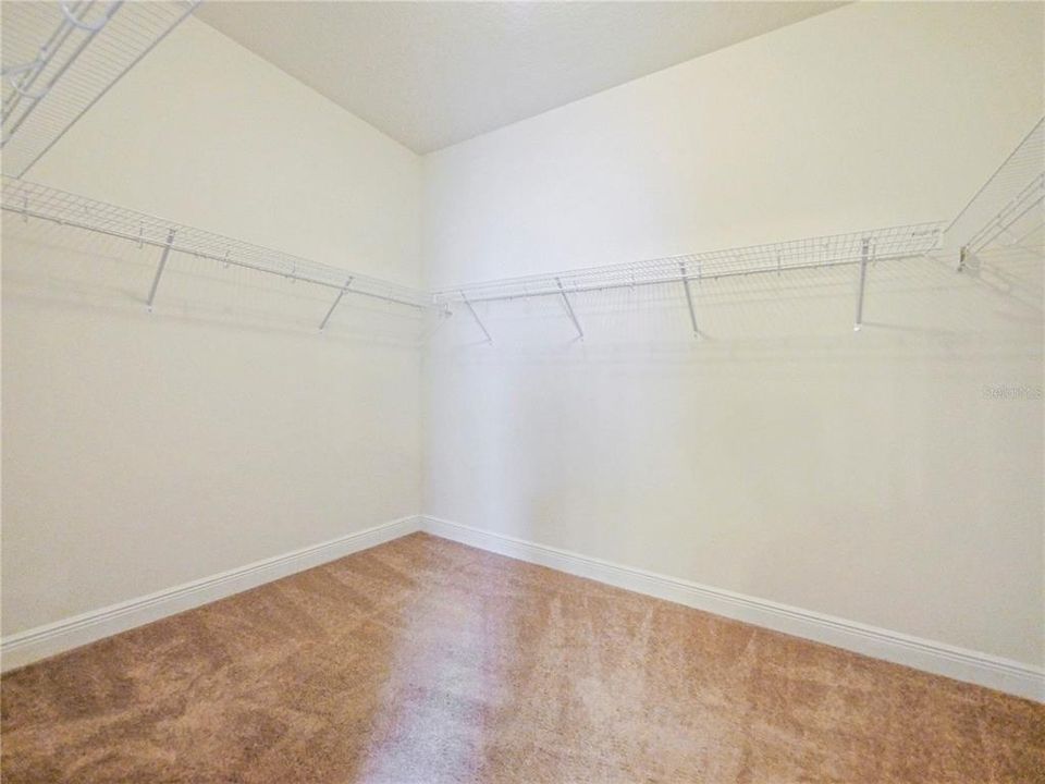 出租: $4,500 (5 贝兹, 3 浴室, 4497 平方英尺)