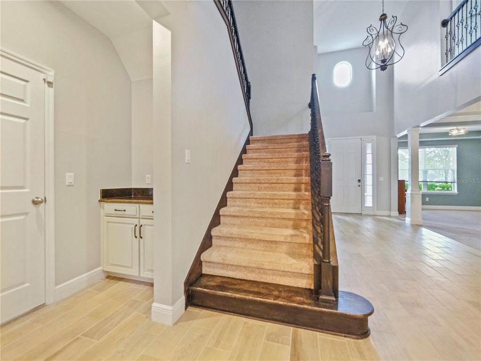 出租: $4,500 (5 贝兹, 3 浴室, 4497 平方英尺)