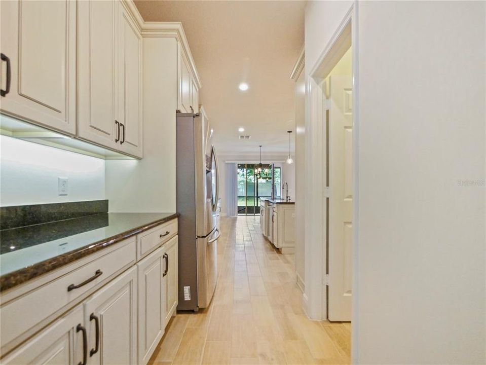 出租: $4,500 (5 贝兹, 3 浴室, 4497 平方英尺)