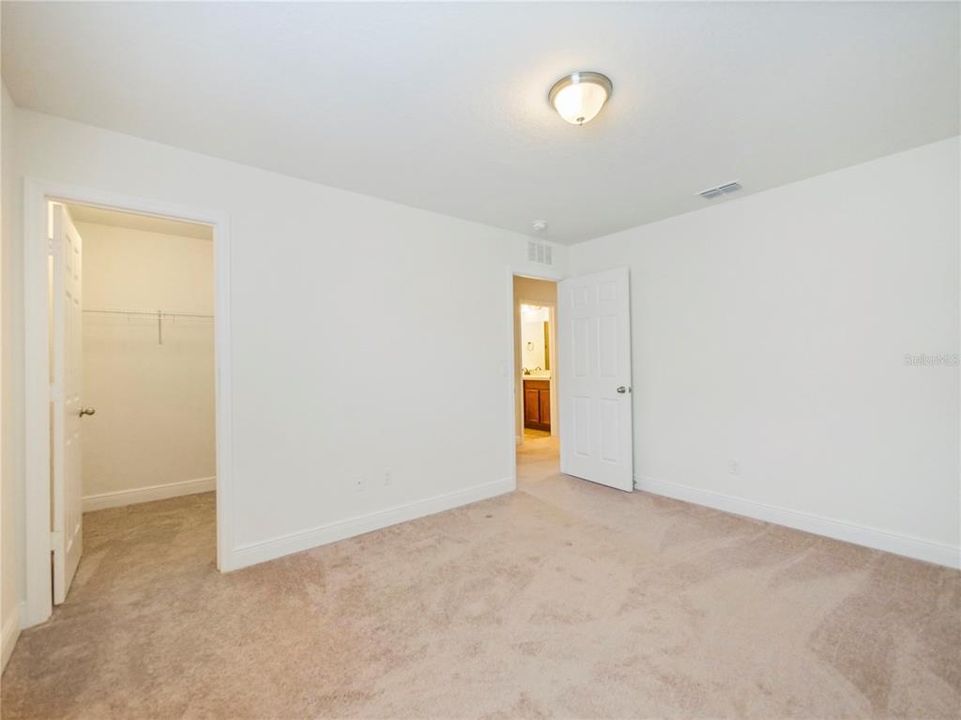 出租: $4,500 (5 贝兹, 3 浴室, 4497 平方英尺)