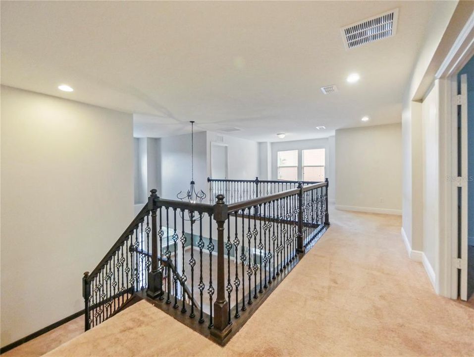 出租: $4,500 (5 贝兹, 3 浴室, 4497 平方英尺)