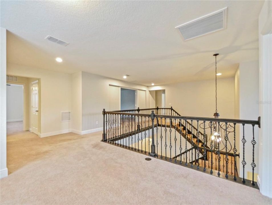 出租: $4,500 (5 贝兹, 3 浴室, 4497 平方英尺)