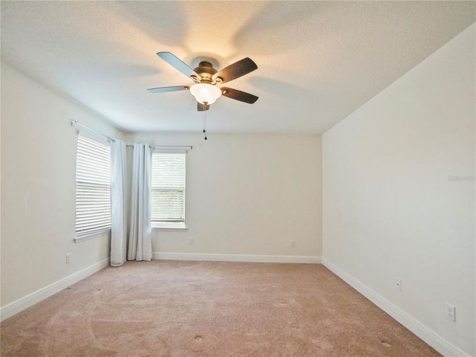 出租: $4,500 (5 贝兹, 3 浴室, 4497 平方英尺)