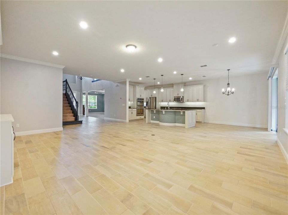 出租: $4,500 (5 贝兹, 3 浴室, 4497 平方英尺)